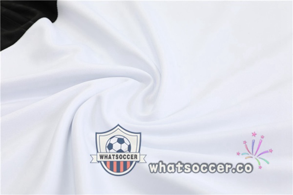 Bayern Munich High Collar White Tracksuit 2022-2023
