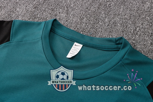FC Liverpool Training T-Shirts + Pants Green 2022-2023