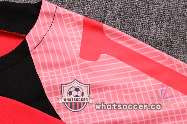 FC Liverpool Training T-Shirts + Shorts Red 2022-2023