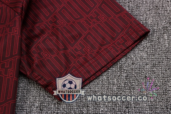 FC Liverpool Training T-Shirts + Shorts Red 2022-2023
