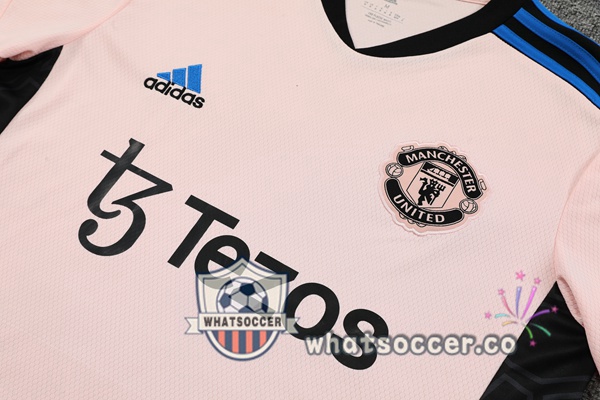 Manchester United Training T-Shirts + Shorts Rose 2023/2024