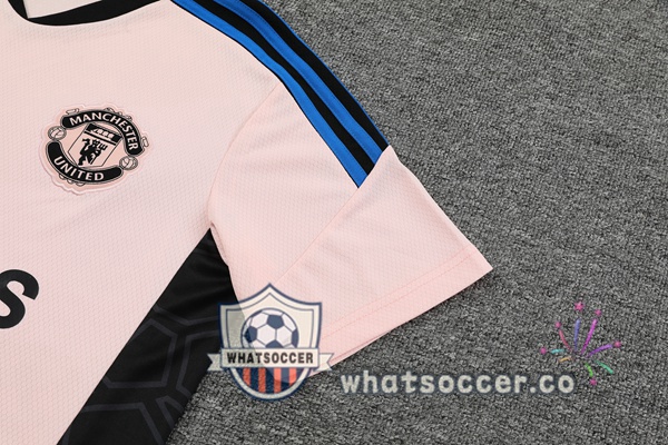 Manchester United Training T-Shirts + Shorts Rose 2023/2024