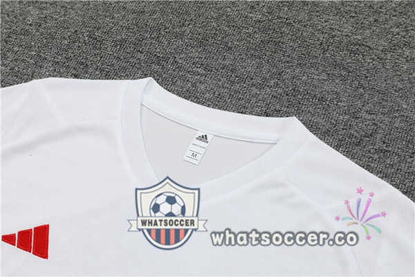 Manchester United Training T-Shirts + Shorts White 2023-2024