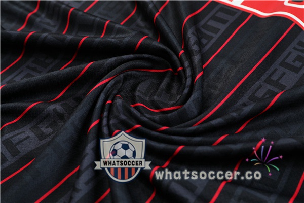 FC Liverpool Training T-Shirts + Shorts Black 2023-2024