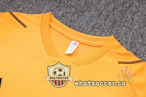 SC Internacional Training T-Shirts + Shorts Orange 2023-2024