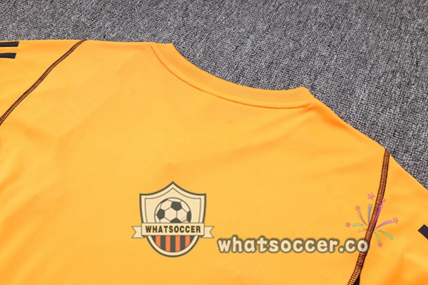 SC Internacional Training T-Shirts + Shorts Orange 2023-2024