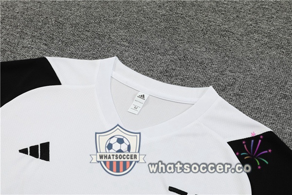 Juventus Training T-Shirts + Shorts White 2023-2024