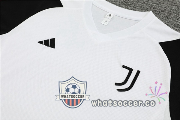 Juventus Training T-Shirts + Shorts White 2023-2024