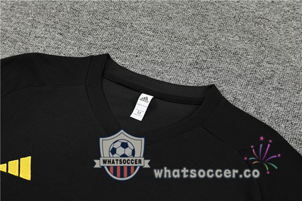 Juventus Training T-Shirts + Shorts Black 2023-2024
