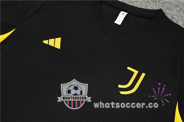 Juventus Training T-Shirts + Shorts Black 2023-2024