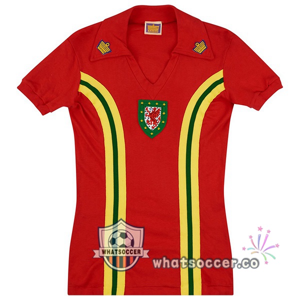 Wales Retro Home Red 1976-1979