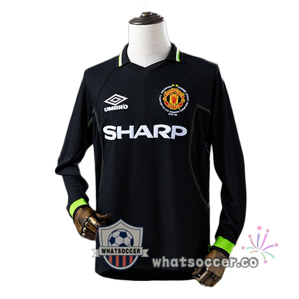 Manchester United Retro Goalkeeper Long Sleeve Black 1998-1999 Manchester United Retro Goalkeeper Long Sleeve Black 1998-1999