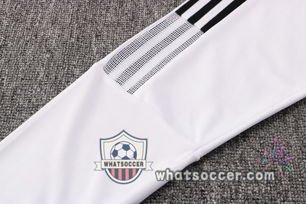 S.L Benfica White Tracksuit 2021-2022
