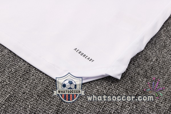 S.L Benfica White Tracksuit 2021-2022