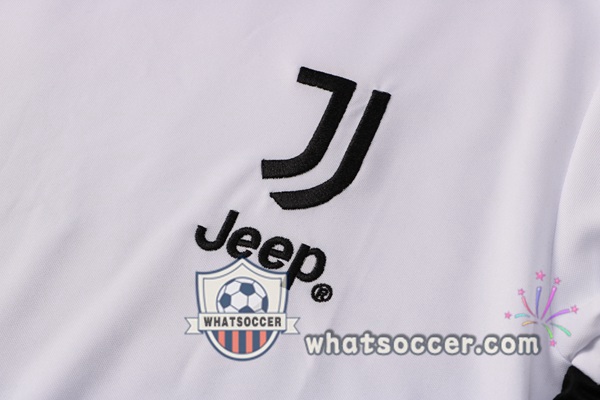 Juventus Training T-Shirt + Pants White 2021-2022