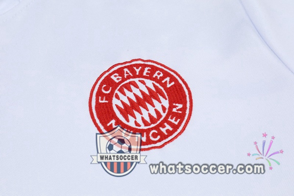 Bayern Munich White Tracksuit 2021-2022