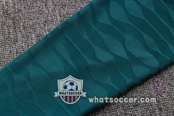 FC Liverpool Green Tracksuit 2021-2022