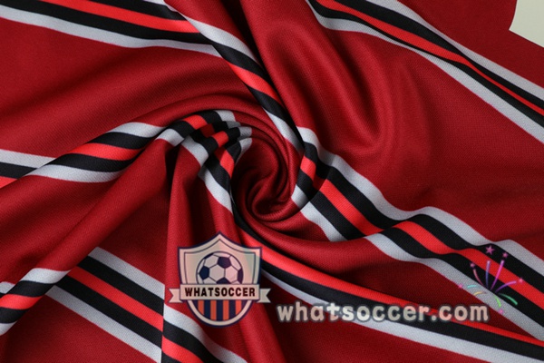 FC Liverpool Red Tracksuit 2021-2022