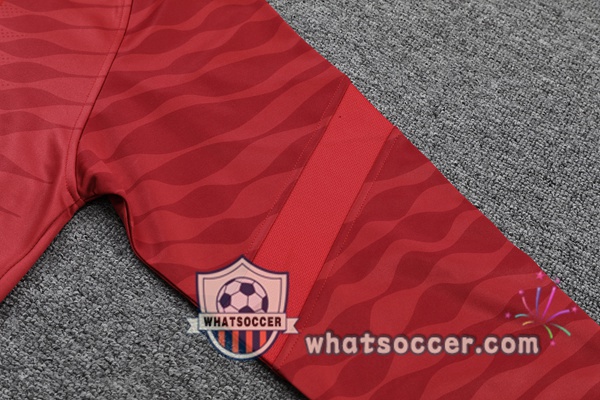 FC Liverpool Red Tracksuit 2021-2022