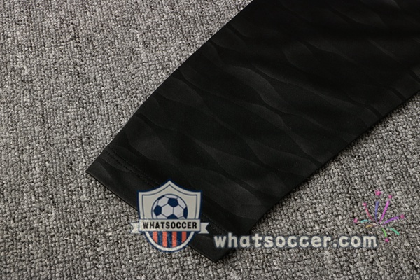 FC Liverpool Black Tracksuit 2021-2022