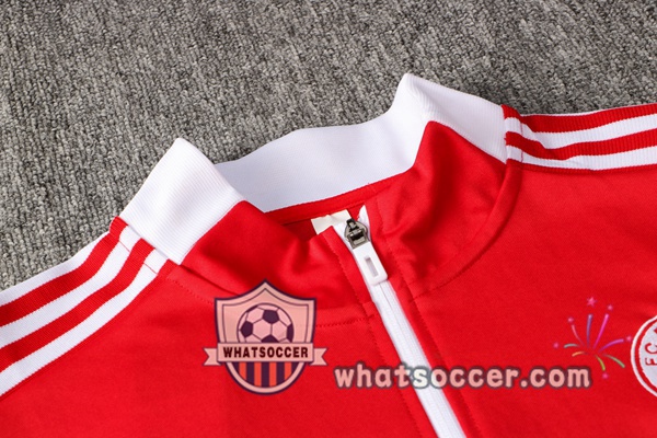 Bayern Munich Red Training Jacket 2021-2022