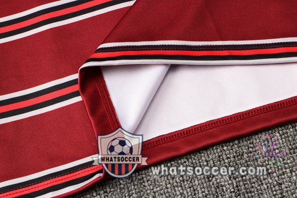 FC Liverpool Red Tracksuit 2021-2022