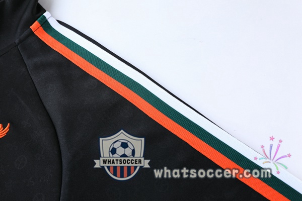 FC Liverpool Black Training Jacket 2021-2022